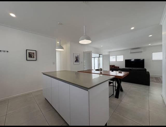 3 BEDROOM HOUSE FOR SALE IN SANDOWN